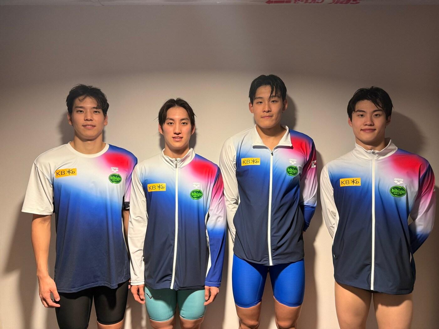 본문 이미지 - 세계수영선수권 남자 혼계영 400m 결승에 오른 남자 대표팀의 이주호, 최동열, 김영범, 황선우&#40;왼쪽부터&#41;  &#40;대한수영연맹 제공&#41;