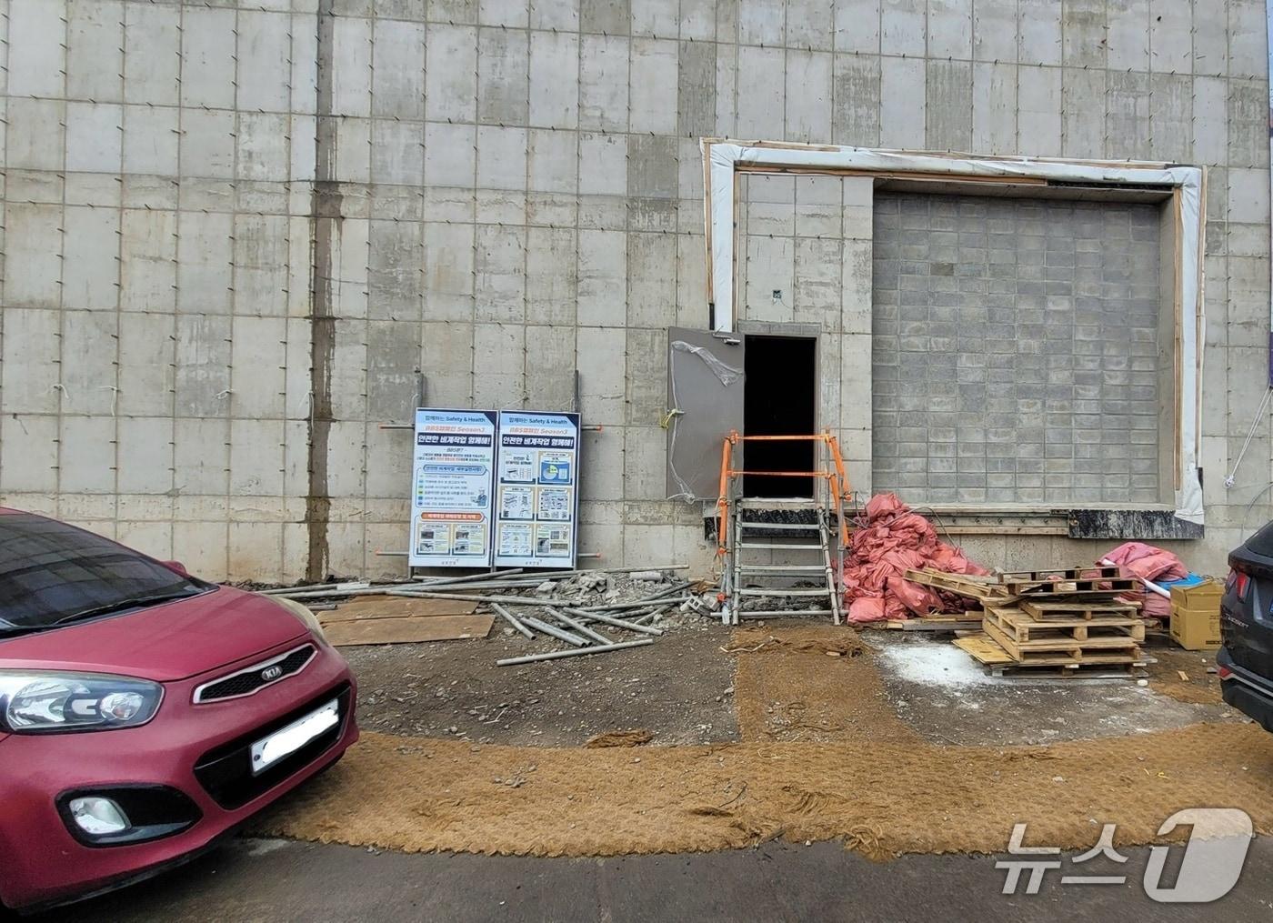 본문 이미지 - 3일 오전 작업중 가스가 누출된 제주시 도두동 제주공공하수처리장 증설공사 현장./뉴스1 