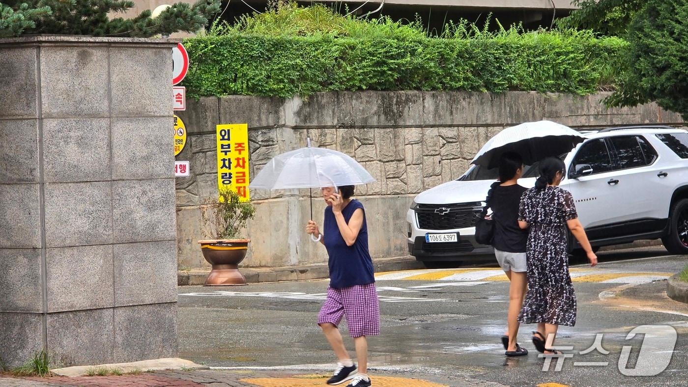 4일 오후 4시30분부터 비가 내리기 시작한 청주시 청원구 사천동 일원. / 뉴스1