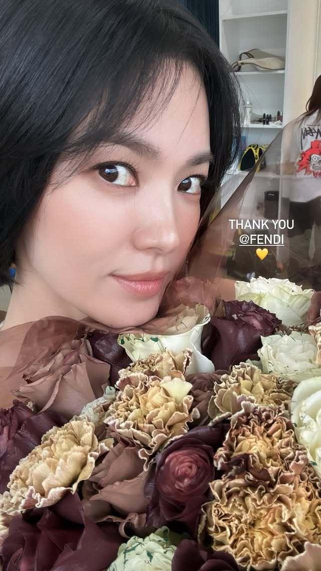 본문 이미지 - 송혜교 SNS