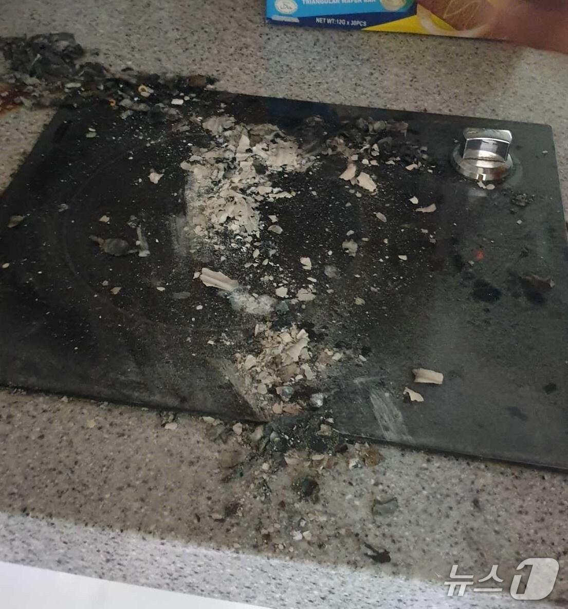 본문 이미지 - 30일 강원 홍천 영귀미면 펜션 주방 화재.(강원도소방본부 제공, 재판매 및 DB 금지) 2025.8.30/뉴스1