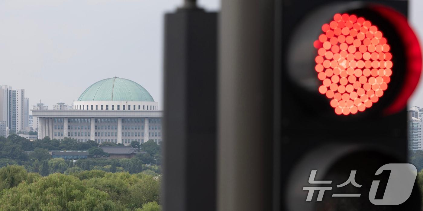 제429회 국회&#40;정기회&#41; 개회식을 하루 앞둔 31일 서울 여의도 국회의 모습이 보이고 있다. 정기국회는 오는 9월1일 개회식을 시작으로 9·10일 교섭단체대표연설, 15~18일 대정부질문 순으로 진행된다. 2025.8.31/뉴스1 ⓒ News1 이승배 기자