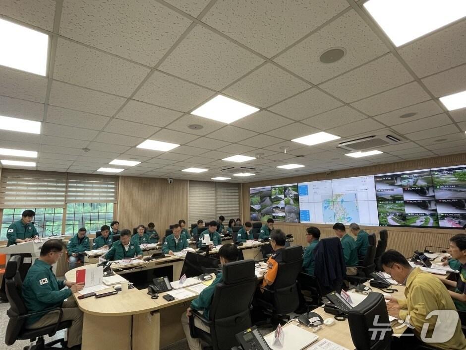 본문 이미지 - 강원특별자치도, 강릉 가뭄 대책 회의.(강원도 제공, 재판매 및 DB금지)