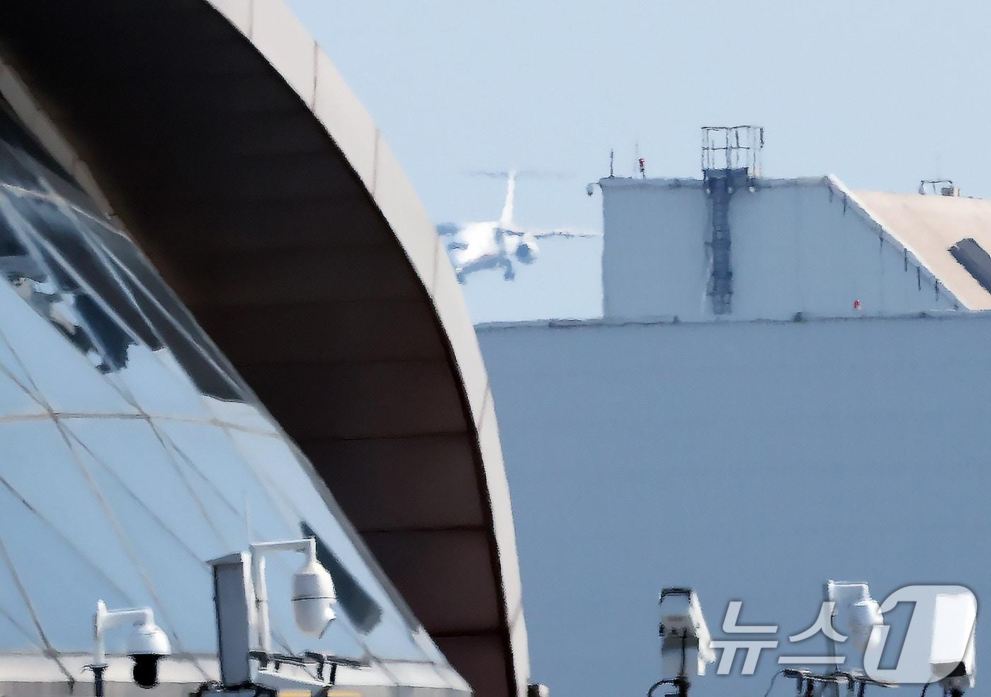 중국의 항일전쟁 및 세계 반파시스트 전쟁&#40;제2차 세계대전&#41; 승리 80주년&#40;전승절&#41; 기념 열병식을 사흘 앞둔 31일 중국 베이징 서우두공항으로 북한 고려항공 항공기가 착륙하고 있다. 2025.8.31/뉴스1 ⓒ News1 박정호 기자