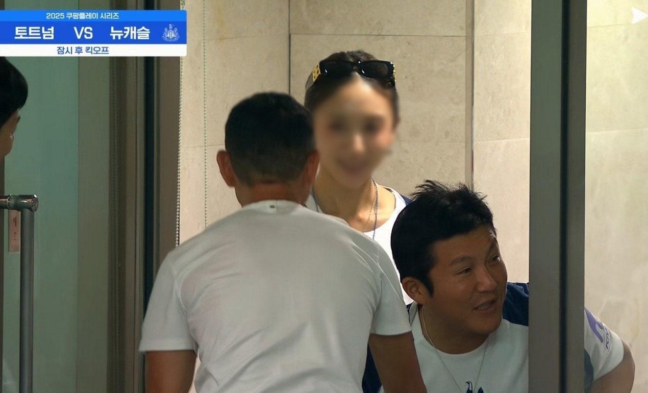 본문 이미지 - &#39;2025 쿠팡플레이 시리즈&#39; 중계 화면 갈무리