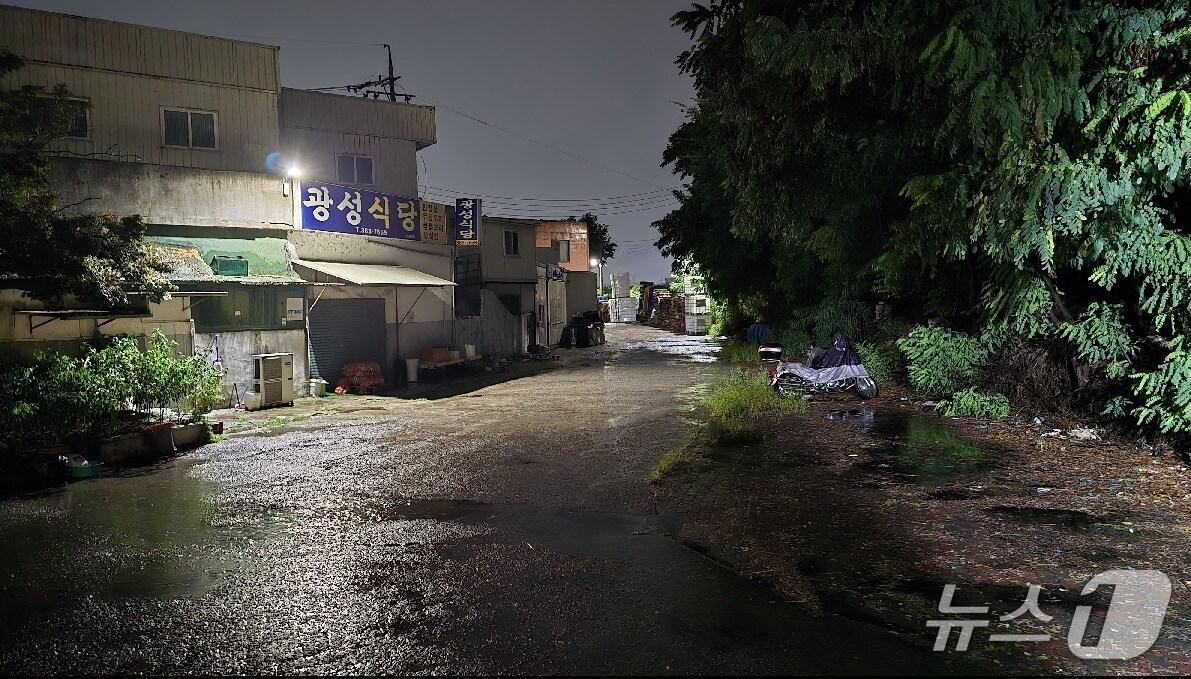 본문 이미지 - 대구 북구 금호강 무태교~산격야영장 일대에 침수 우려가 있어 소방 당국이 안전 조치를 취했다.&#40;대구소방안전본부 제공.재판매 및 DB 금지&#41;