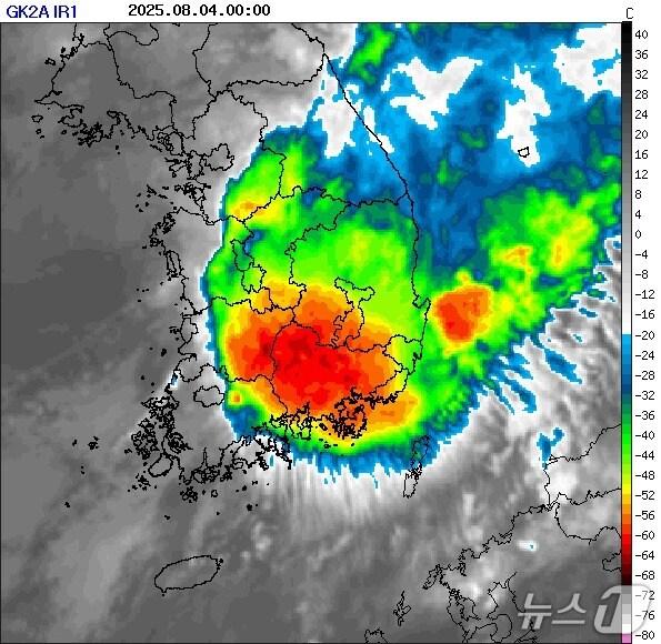본문 이미지 - 4일 오전 0시 기준 한반도 강수 분석영상&#40;기상청 제공&#41; ⓒ 뉴스1