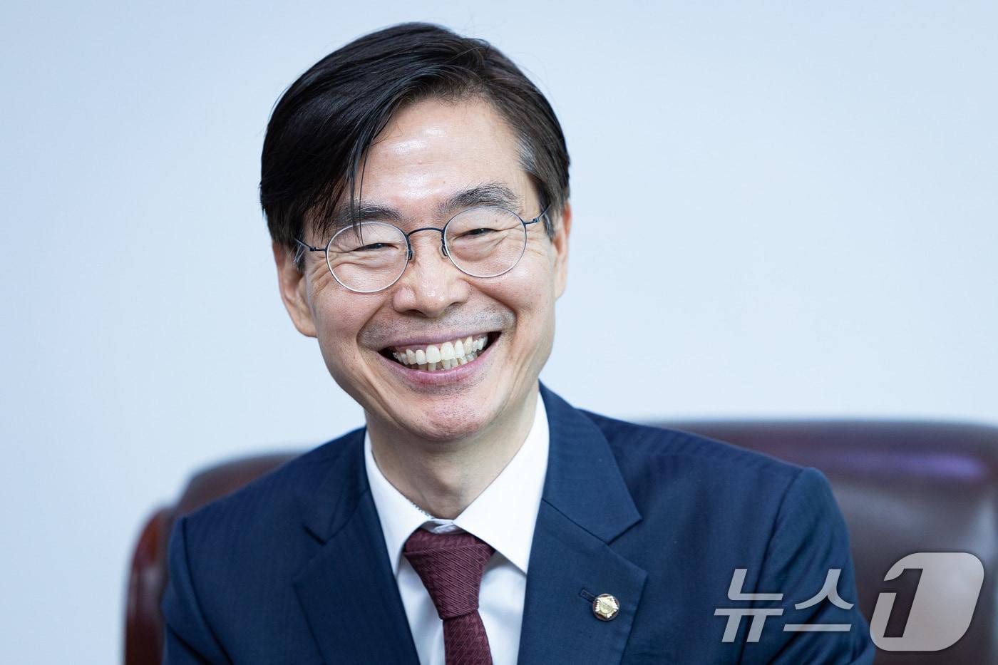 조경태 국민의힘 당대표 후보가 4일 서울 여의도 국회 의원회관에서 뉴스1과 인터뷰하고 있다. ⓒ News1 유승관 기자