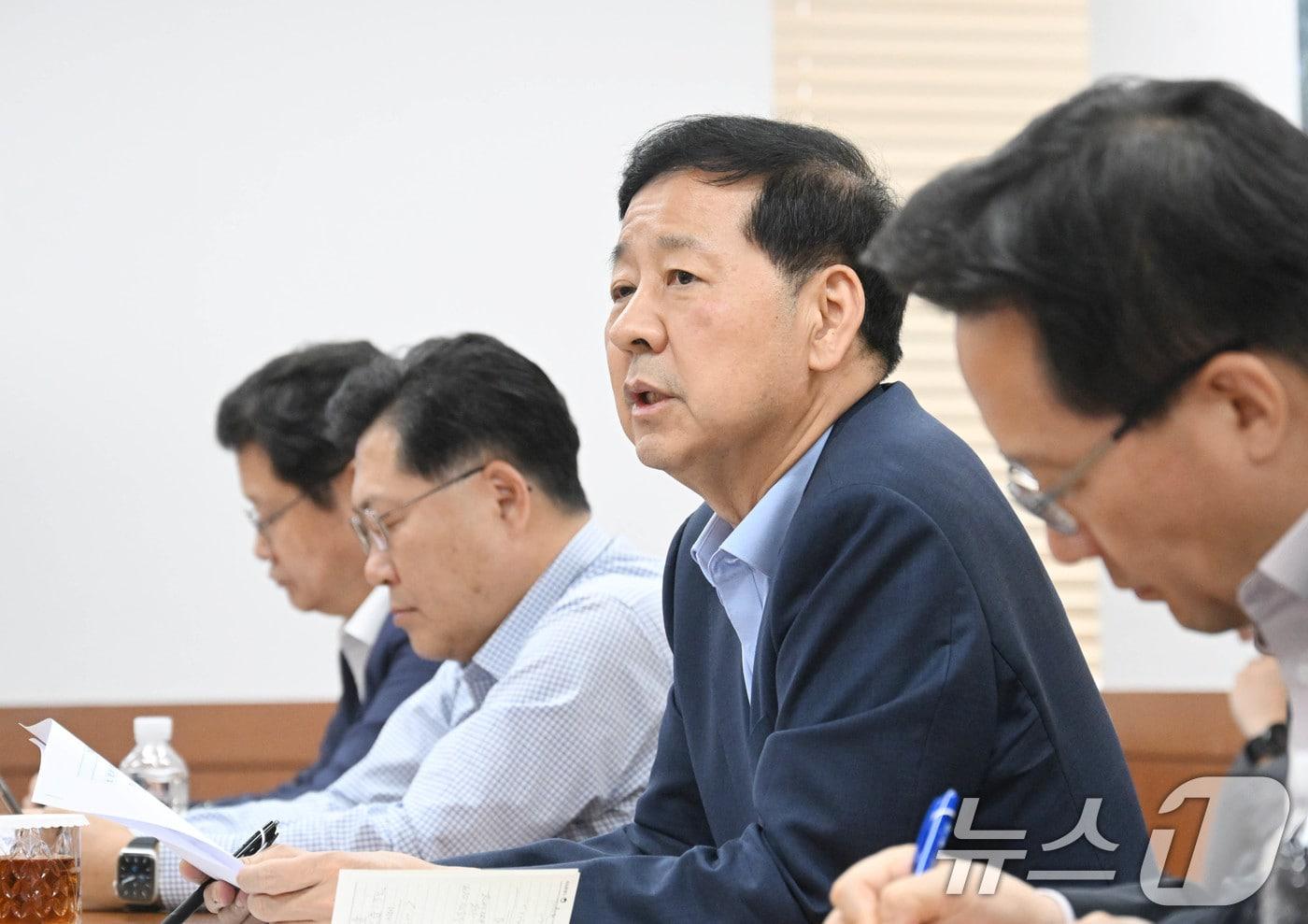 구윤철 경제부총리 겸 기획재정부 장관이 4일 서울 종로구 정부서울청사에서 열린 기획재정부 확대간부회의를 주재하고 있다. (기획재정부 제공. 재판매 및 DB 금지) 2025.8.4/뉴스1