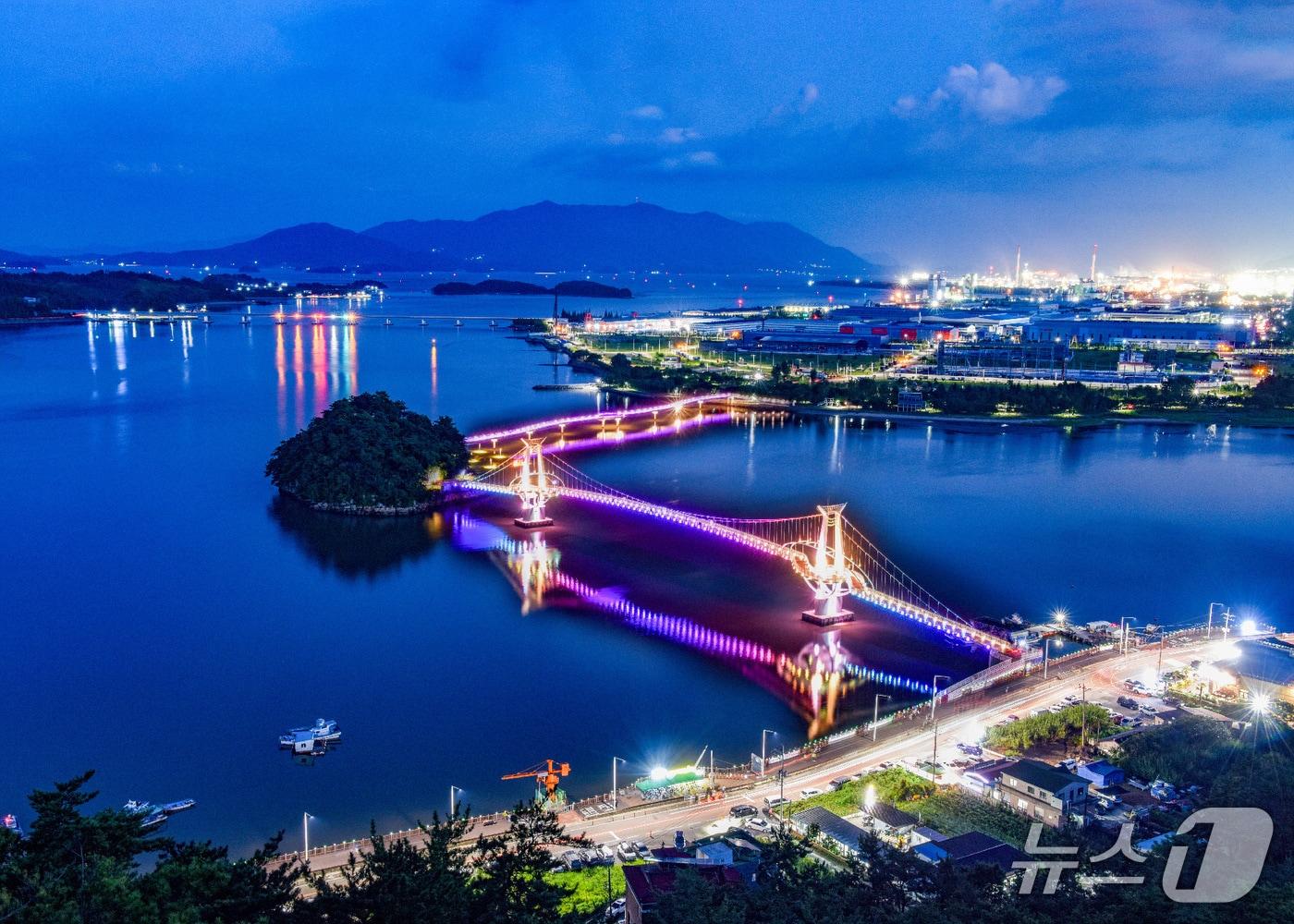 본문 이미지 - 광양의 대표 섬 배알도 야경 