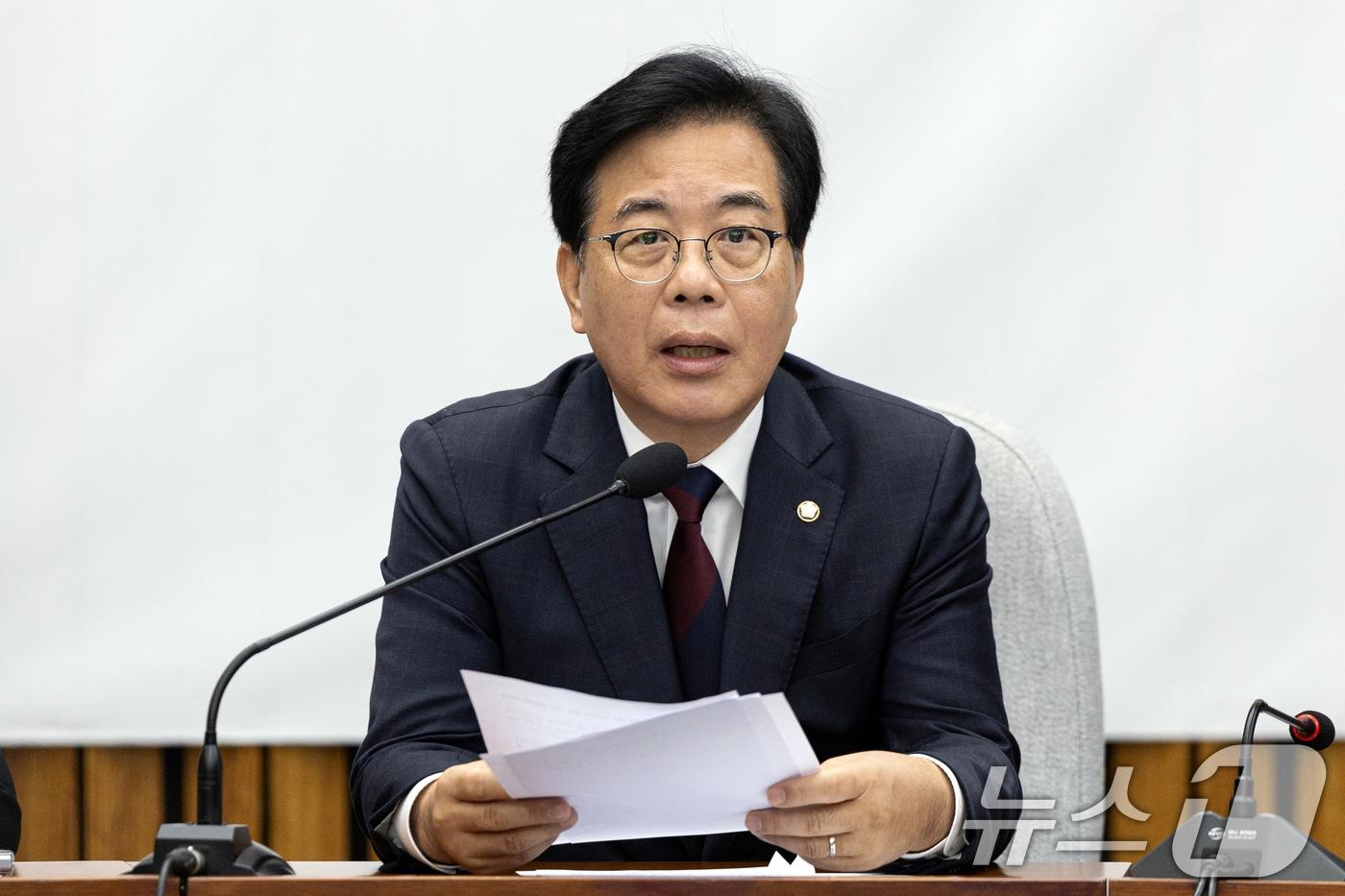 송언석 국민의힘 비상대책위원장 겸 원내대표가 5일 오전 서울 여의도 국회에서 원내대책회의를 주재하고 있다. 2025.8.5/뉴스1 ⓒ News1 이승배 기자