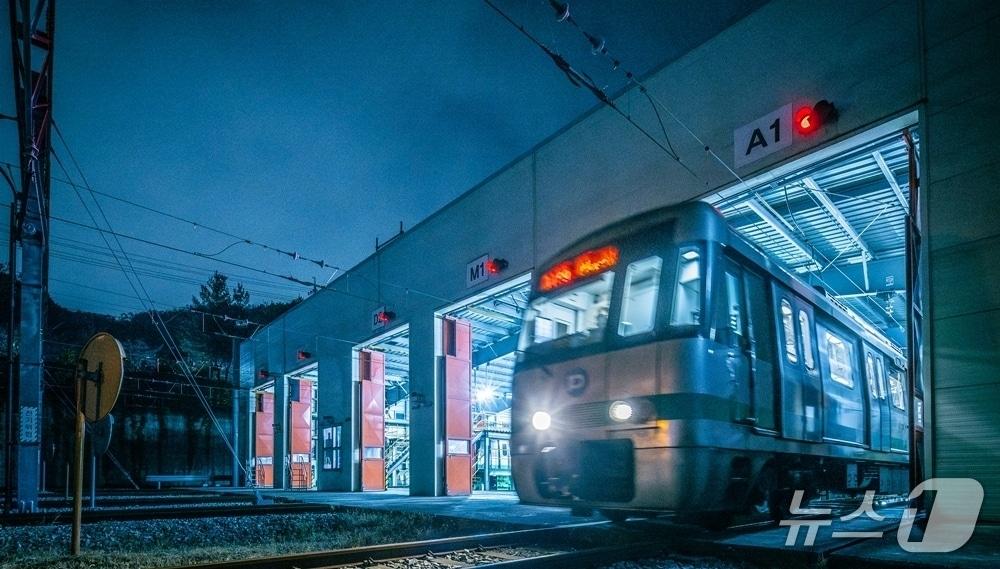 본문 이미지 - 대전교통공사 도시철도 판암차량기지 출발 모습.&#40;대전교통공사 제공. 재판매 및 DB금지&#41;/뉴스1