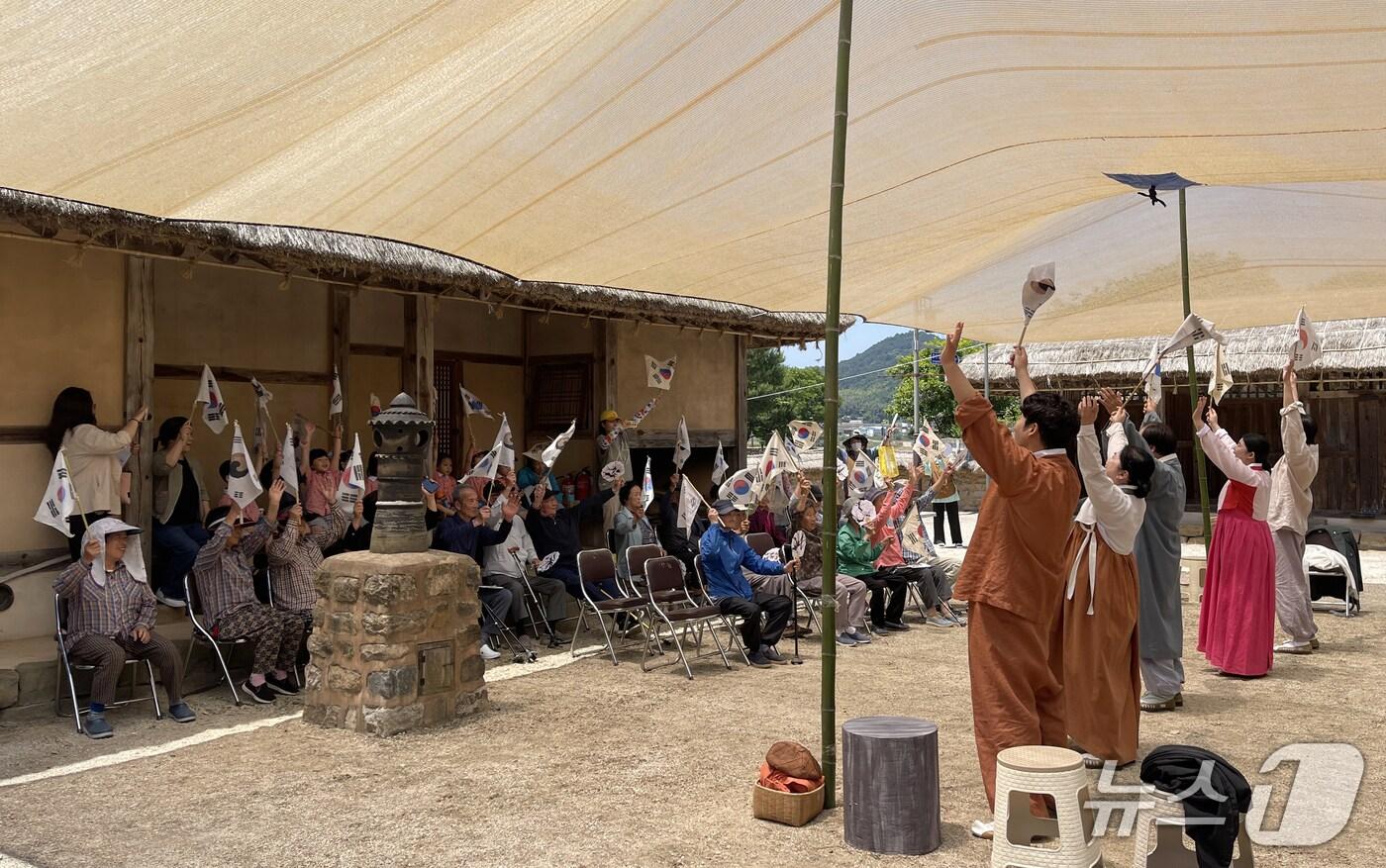 서천군, 광복 80주년 맞아 월남 이상재 선생과 함께 걷기 프로그램 운영. (서천 제공. 재판매 및 DB금지)2025.8.5/뉴스1