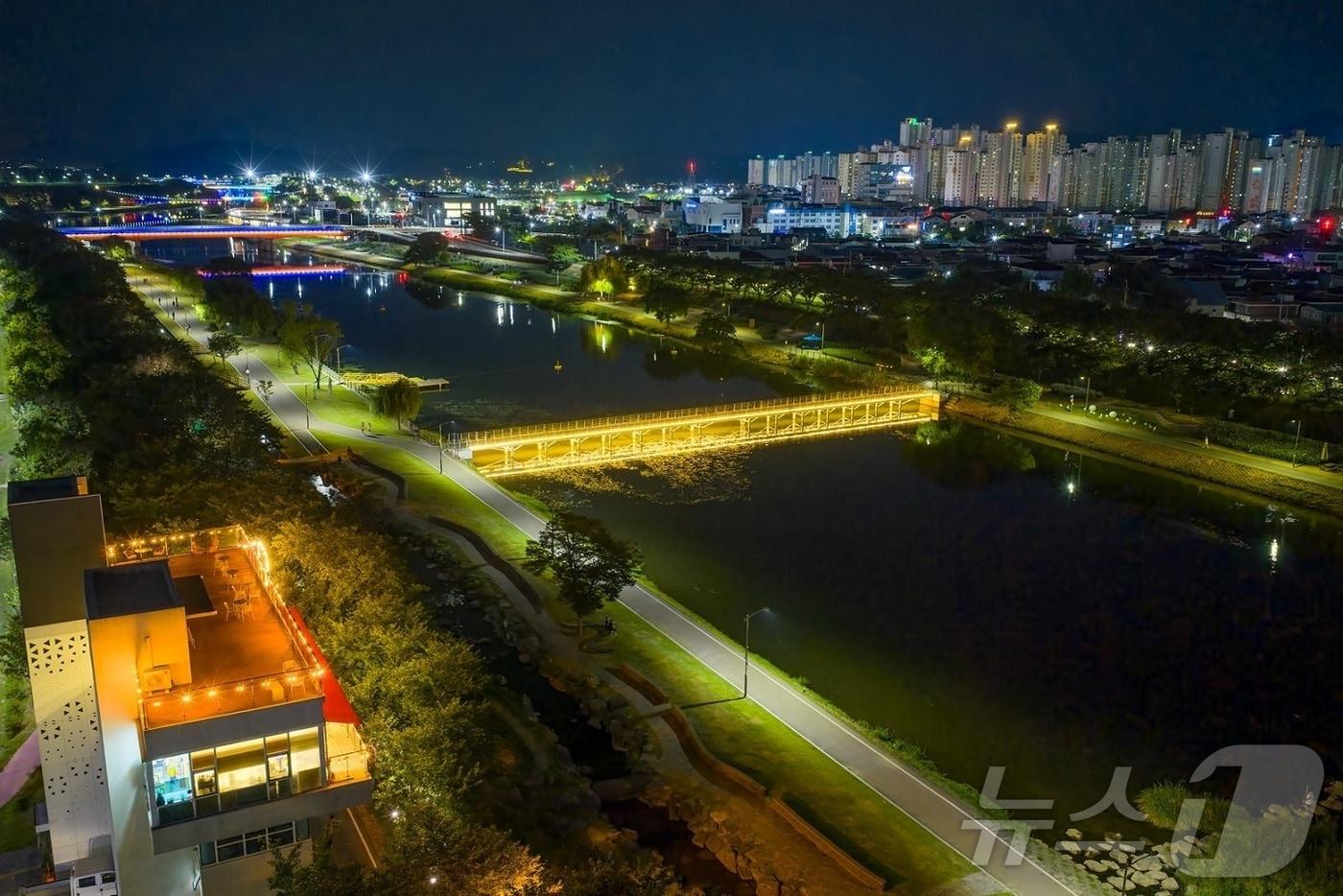 전남 순천시 동천 야경.(순천시 제공. 재판매 및 DB 금지)