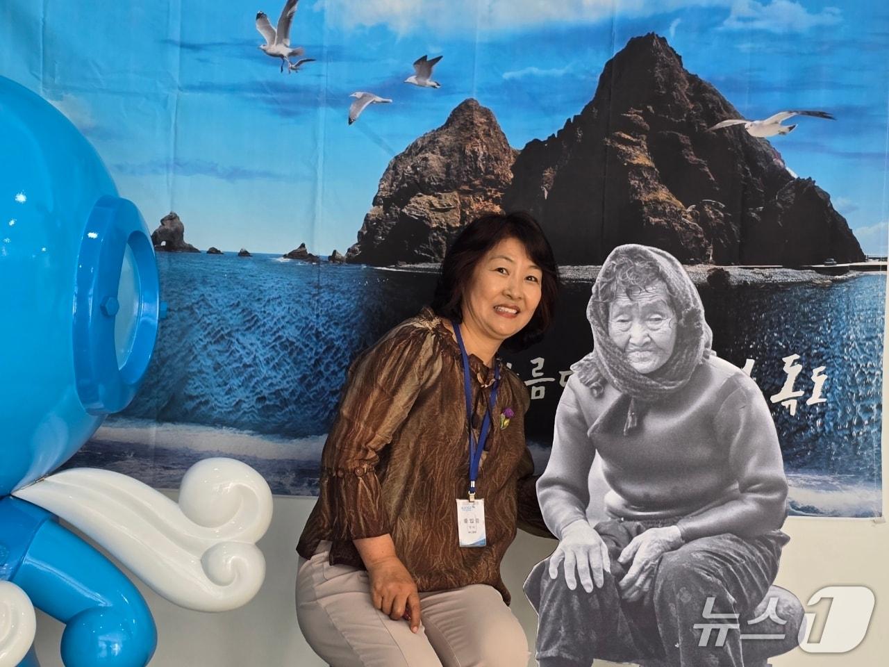 본문 이미지 -  울릉도 김화순 할머니 전시회장 모습.(제천 지적박물관 제공. 재판매 및 DB금지)/뉴스1