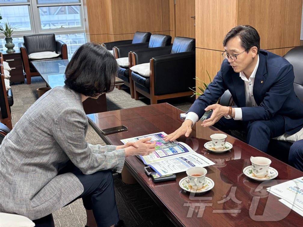 본문 이미지 - 우승희 영암군수, 지방시대위원회 방문 현안사업 설명 &#40;영암군 제공. 재판매 및 DB금지&#41; /뉴스1 