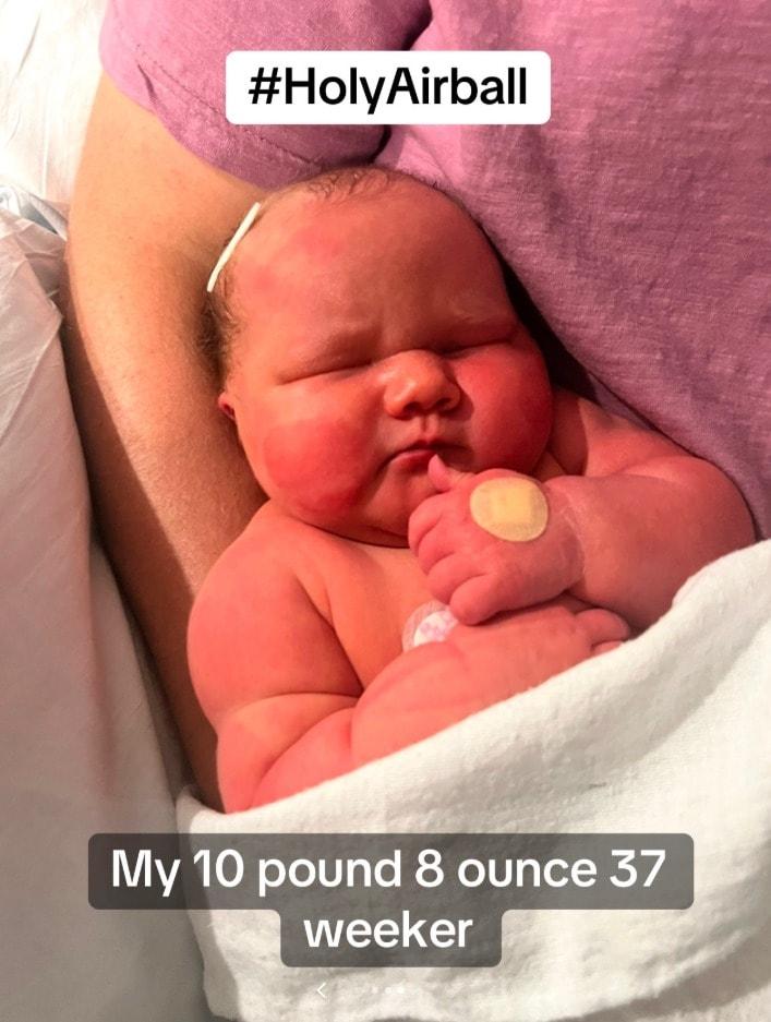 본문 이미지 - 미국에서 자연 분만으로 태어난 5kg 여아. (틱톡 사용자 @nancyfhawkins 캡쳐)