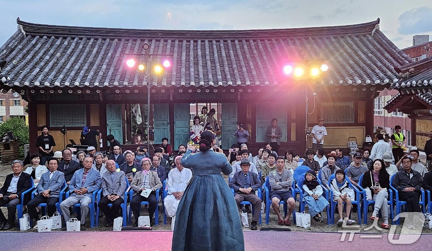 지난해 '향교에서 즐기는 선비들의 가무악'의 모습(영주시 제공. 재판매 및 DB 금지)2025.8.6/뉴스1