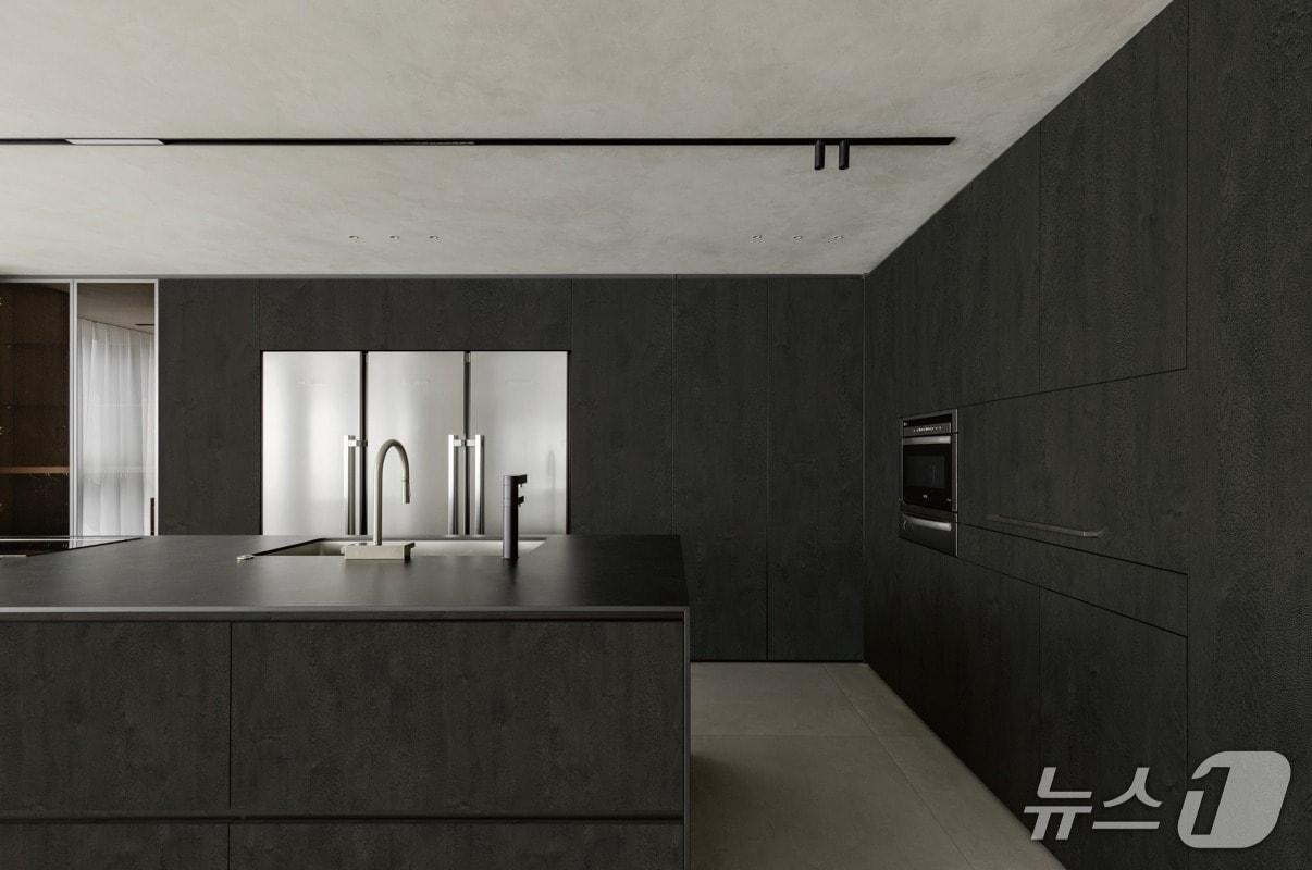 본문 이미지 - 한솔 스토리보드LPM 카사블랙 컬러 적용된 사진. &#40;한솔홀딩스 제공&#41;