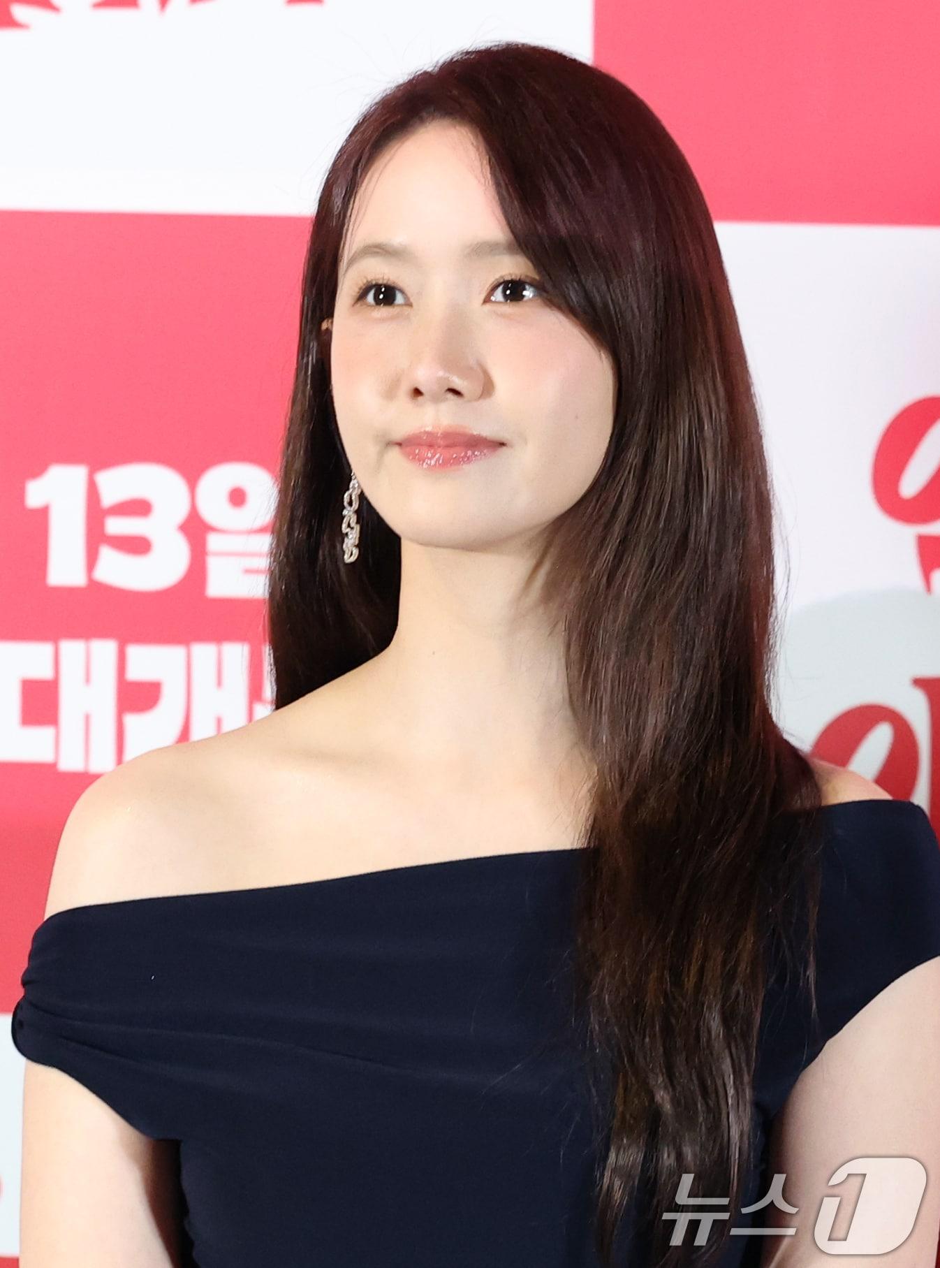 본문 이미지 - 배우 임윤아가 6일 서울 용산구 CGV용산아이파크몰에서 열린 영화 '악마가 이사왔다‘(감독 이상근) 언론시사회에 참석해 매력을 발산하고 있다. '악마가 이사왔다'는 새벽마다 악마로 깨어나는 선지(임윤아 분)를 감시하는 기상천외한 아르바이트를 하게 된 청년 백수 길구(안보현 분)의 영혼 탈탈 털리는 이야기를 담은 악마 들린 코미디다. 2025.8.6/뉴스1 ⓒ News1 권현진 기자