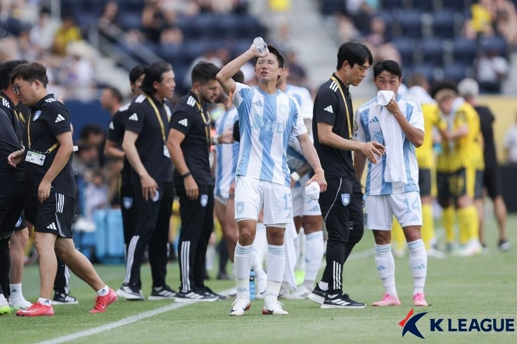 본문 이미지 - 지속되는 폭염에 K리그1, K리그2 일정이 변경됐다. (한국프로축구연맹 제공)