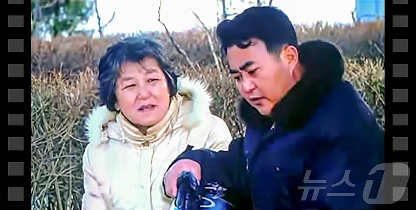 &#40;평양 노동신문=뉴스1&#41; = 북한의 새 TV연속극 &#39;백학벌의 새봄&#39;의 한 장면. [국내에서만 사용가능. 재배포 금지. DB 금지. For Use Only in the Republic of Korea. Redistribution Prohibited] rodongphoto@news1.kr