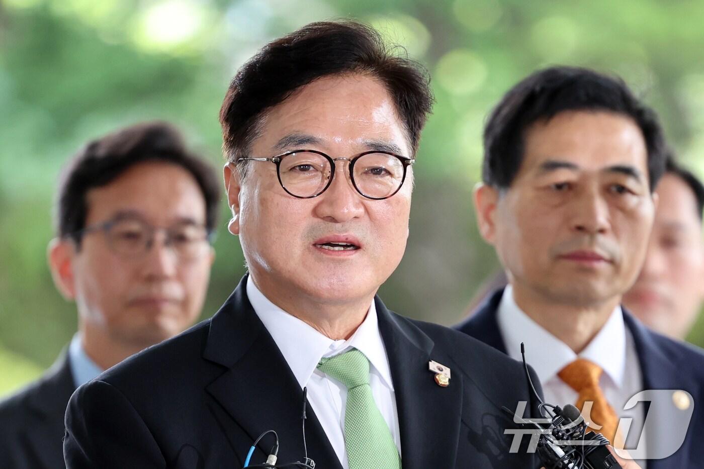 우원식 국회의장이 7일 오전 서울 서초구 서울고등검찰청에 마련된 내란특검&#40;특별검사 조은석&#41;으로 참고인 조사를 위해 출석, 취재진 질문에 답하고 있다. 2025.8.7/뉴스1 ⓒ News1 황기선 기자