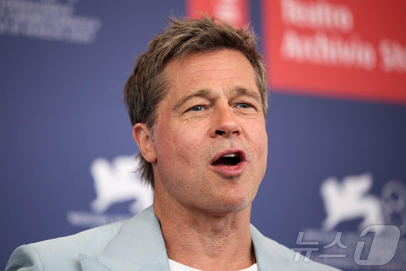 할리우드 스타 브래드 피트가 2024년 9월 이탈리아 베니스에서 열린 제81회 베니스 영화제 포토콜에서 포즈를 취하고 있다. 2024.9.1 ⓒ 로이터=뉴스1 ⓒ News1 김경민 기자