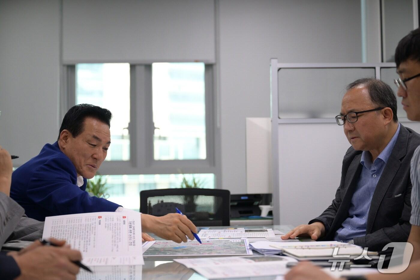 국토교통부 철도국 방문협의 현장(논산시 제공.재판매 및 DB금지) /뉴스1