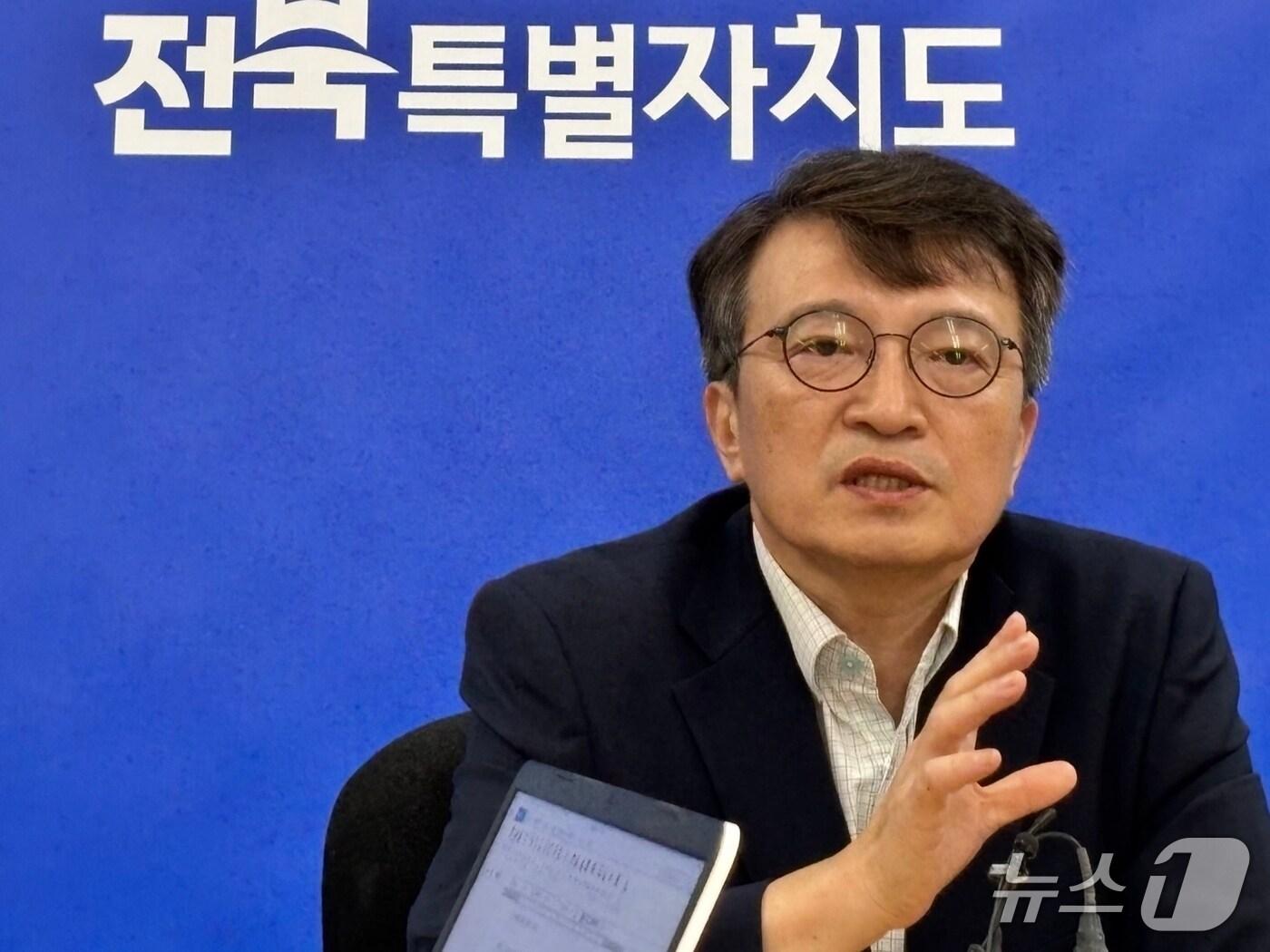 본문 이미지 - 7일 김의겸 새만금개발청장이 전북도 출입기자들과 간담회를 갖고 있다../뉴스1 