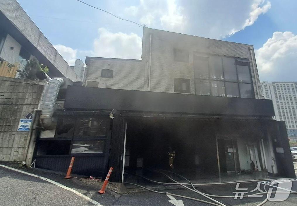 본문 이미지 - 화재 현장. (경기도소방재난본부 제공. 재판매 및 DB 금지) 2025.8.7/뉴스1