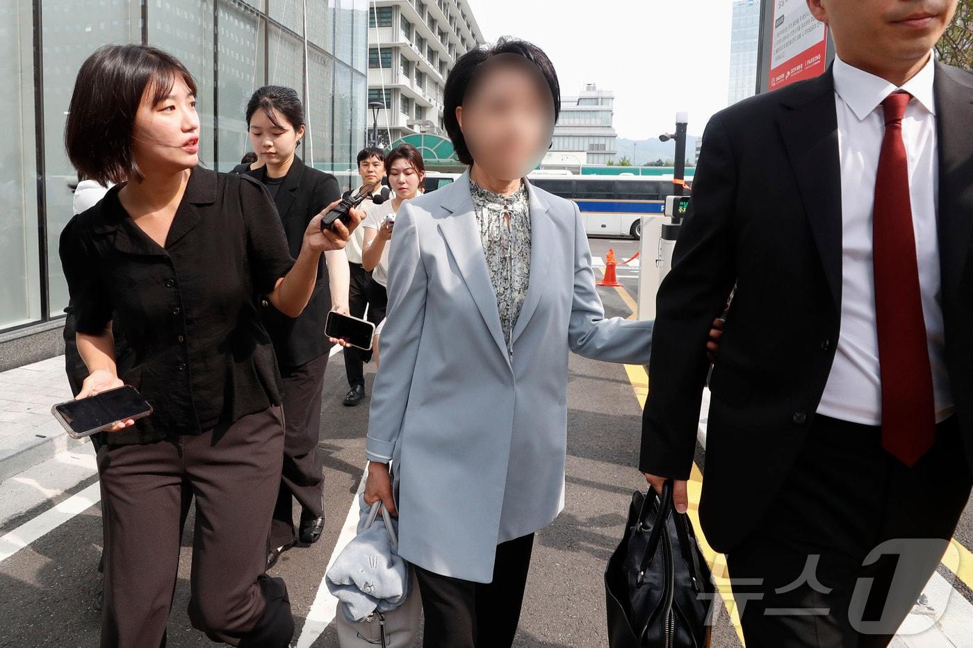 &#39;건진법사 청탁&#39; 관련 한학자 통일교 총재 비서실장인 정모 씨가 8일 오전 서울 종로구에 마련된 김건희 특검팀&#40;특별검사 민중기&#41; 사무실로 소환 조사에 출석하고 있다. &#40;공동취재&#41; 2025.8.8/뉴스1 ⓒ News1 박정호 기자