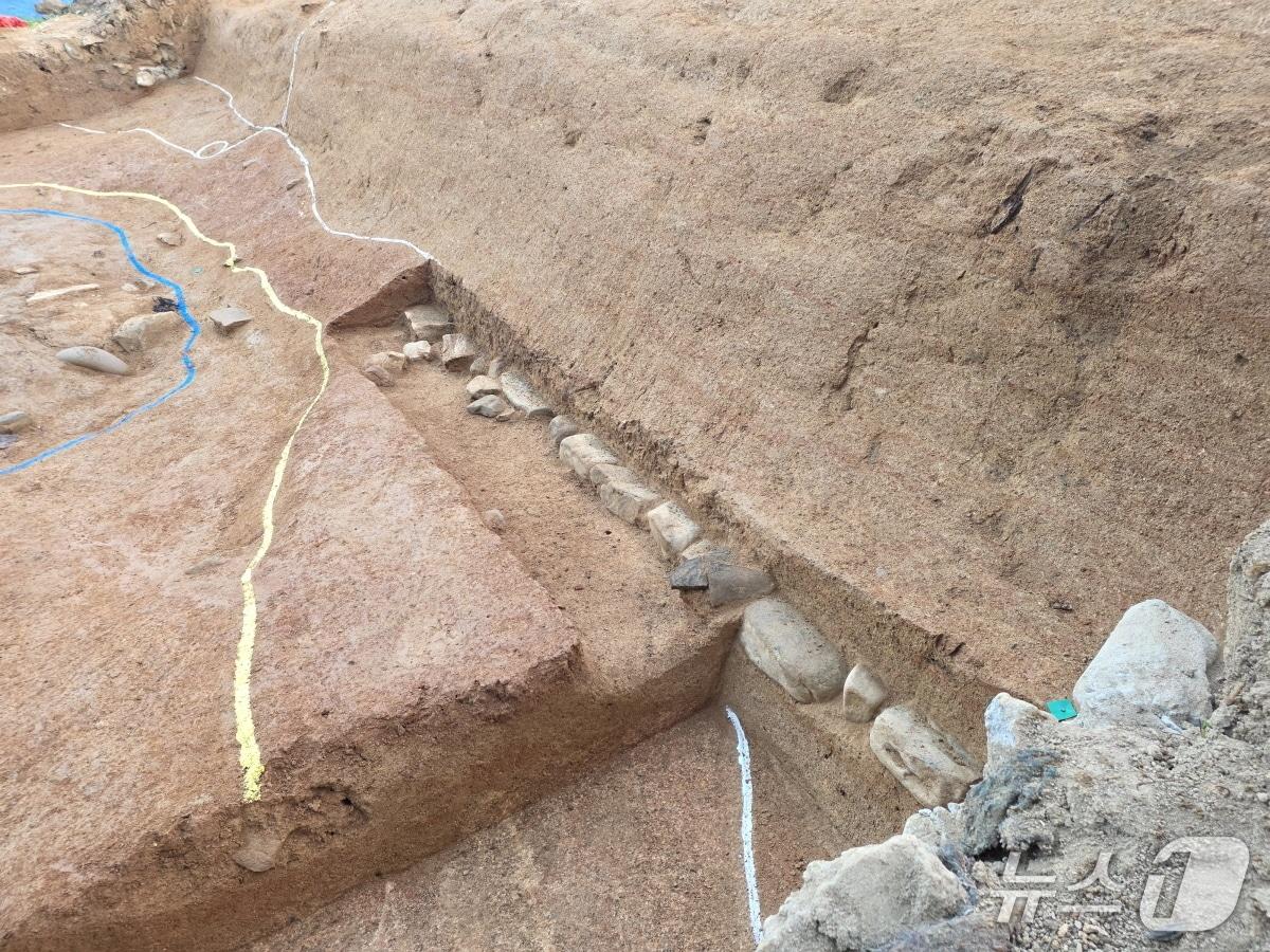 본문 이미지 -  충주 사직산 토성 유적.(충주시 제공. 재판매 및 DB금지)/뉴스1