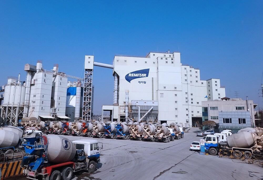 본문 이미지 - 한일시멘트 부천 레미콘 공장(한일시멘트 제공). ⓒ 뉴스1