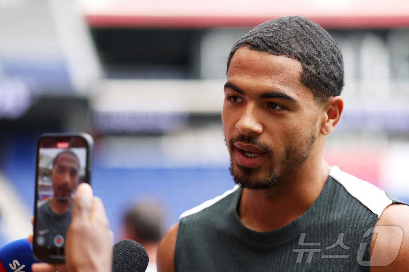 무릎 십자인대 부상을 당한 첼시의 리바이 콜윌. ⓒ AFP=뉴스1