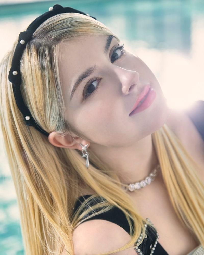 본문 이미지 - 비춰 출신 KG 크라운