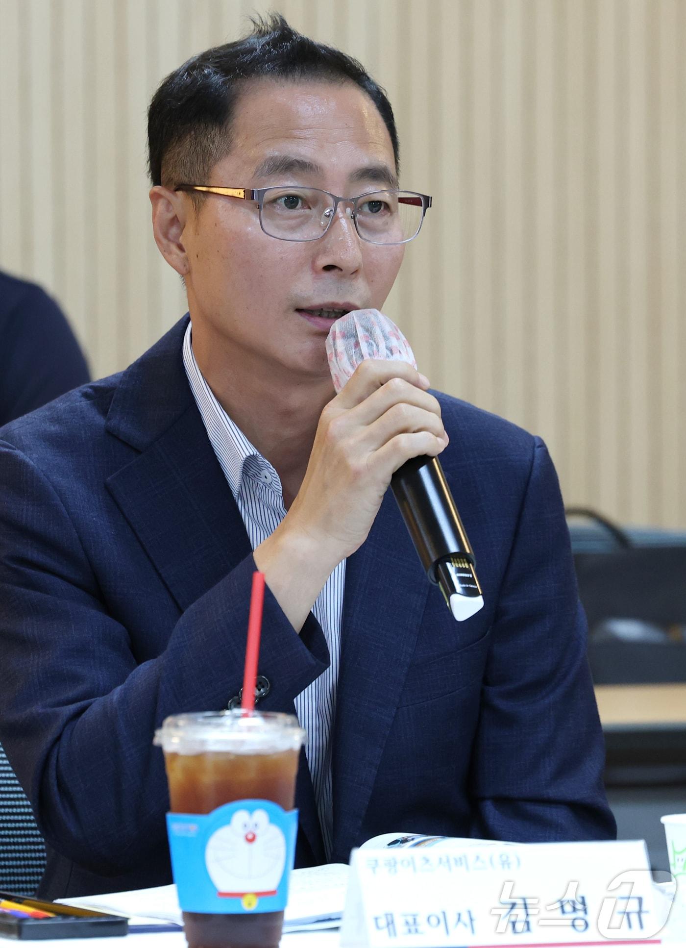 본문 이미지 - 김명규 쿠팡이츠서비스 대표이사가 8일 서울 오전 서울 중구 서울고용노동청 아카데미홀에서 열린 ‘배달종사자 온열질환 예방 협력 선언식’에 참석해 발언을 하고 있다. 2025.8.8/뉴스1 ⓒ News1 권현진 기자