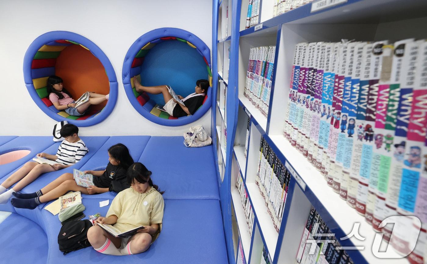 본문 이미지 - 도서관 실내공기질 자료사진. ⓒ 뉴스1 김영운 기자