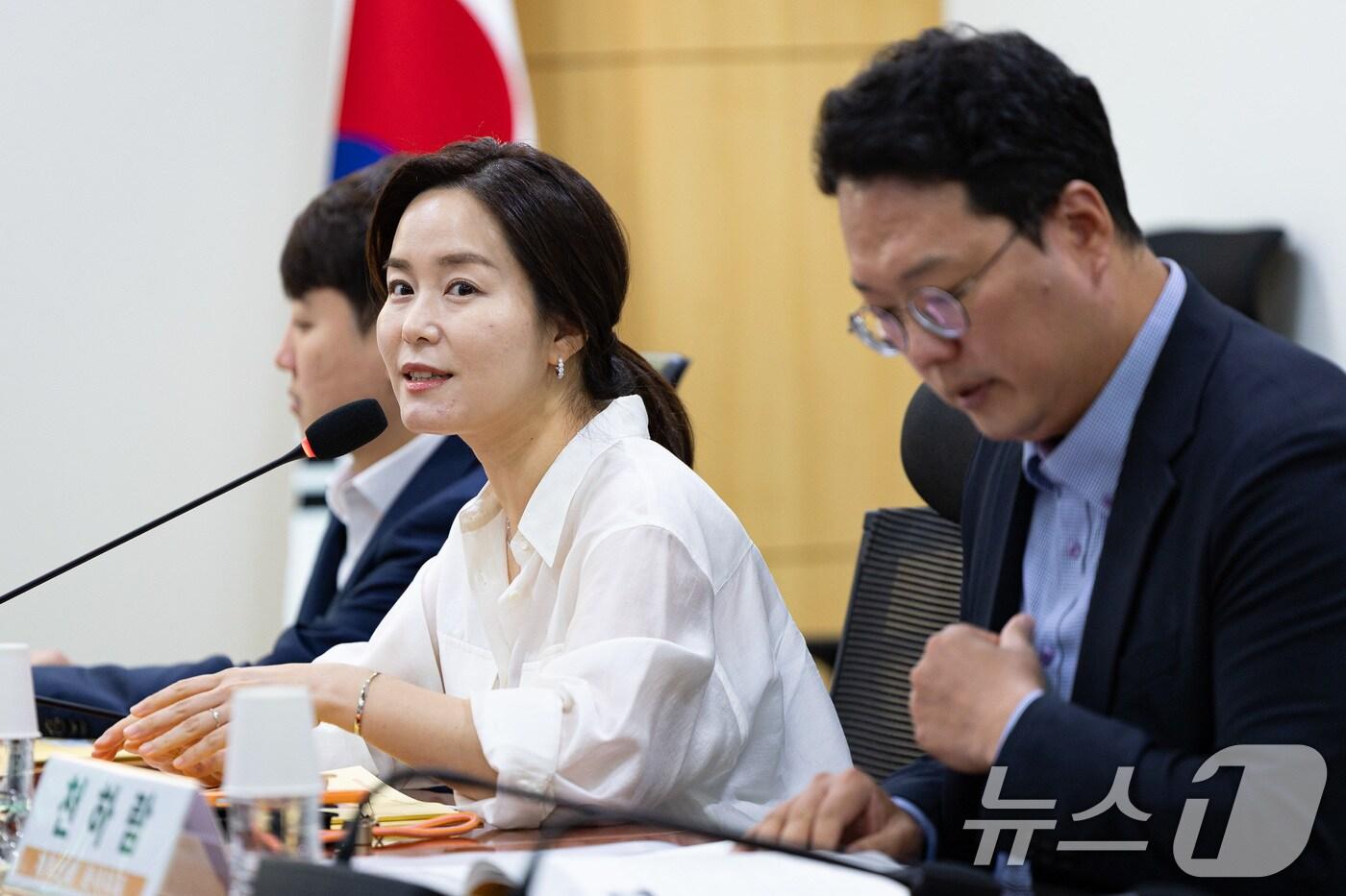 이주영 개혁신당 정책위의장이 8일 서울 여의도 국회 의원회관에서 열린 건강보험 파헤치기 정책세미나 &#39;건강보험제도의 과거와 현재 그리고 미래&#39;에서 인사말을 하고 있다. 2025.8.8/뉴스1 ⓒ News1 유승관 기자