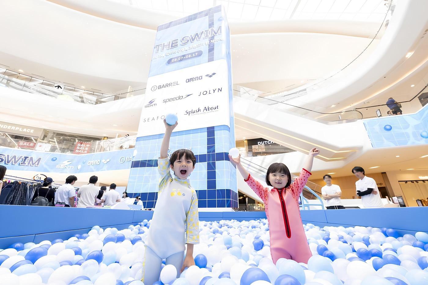 &#39;더 스윔&#39;&#40;The Swim&#41; 2025 팝업스토어. &#40;스타필드 제공&#41;.