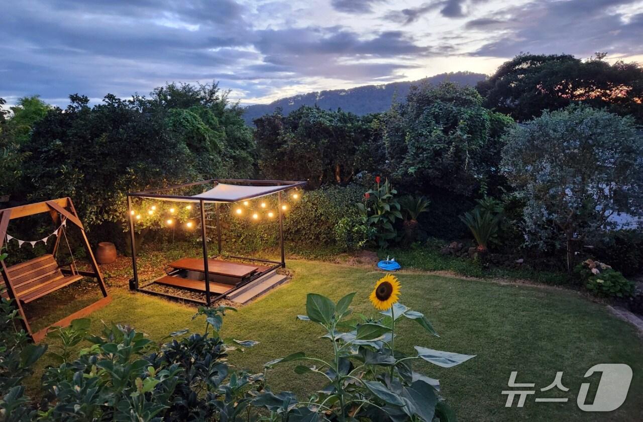 제주시 애월읍 하가리에 있는 독채 펜션 '오소록'의 정원.(오소록 제공, 재판매 및 DB 금지)