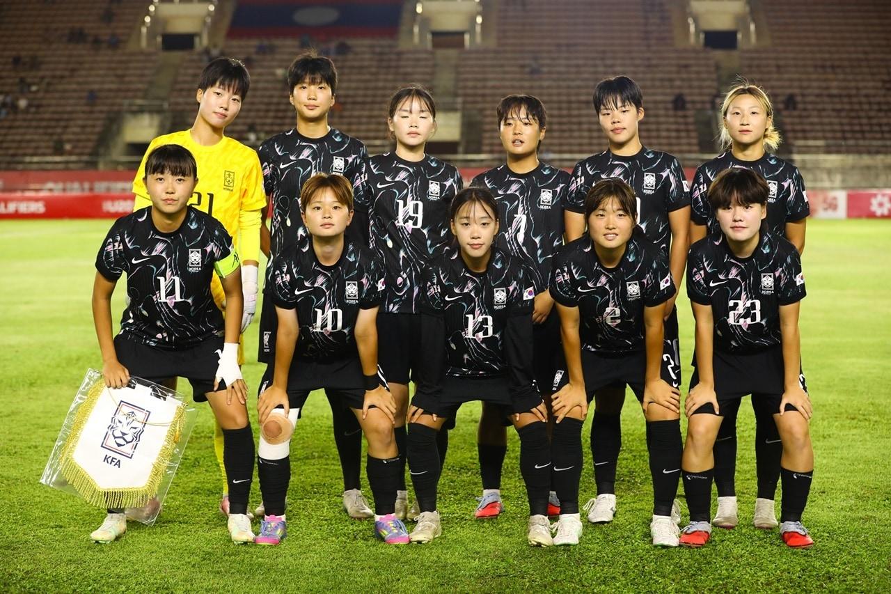 본문 이미지 - 아시안컵 예선에서 2연승을 기록한 여자 U20 대표팀&#40;라오스축구협회 제공&#41;