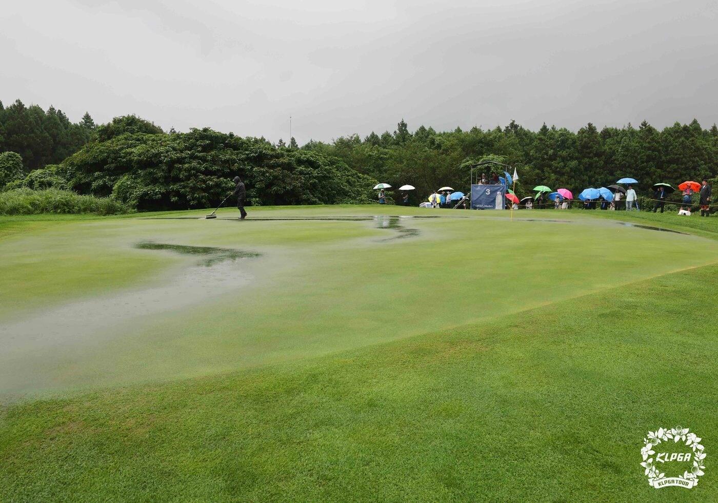 KLPGA 제주 삼다수 마스터스 3라운드가 일시 중단됐다. &#40;KLPGA 제공&#41;