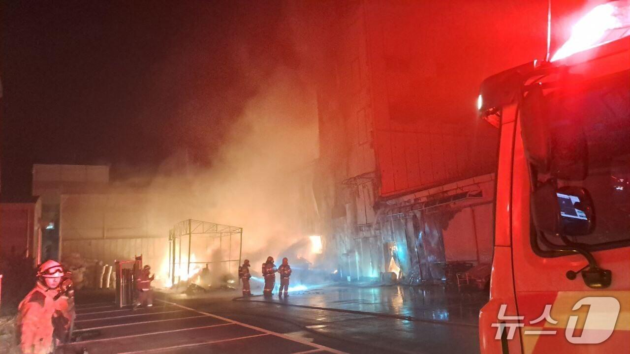 본문 이미지 - 화재 현장. (경기도소방재난본부 제공. 재판매 및 DB 금지) 2025.9.1/뉴스1