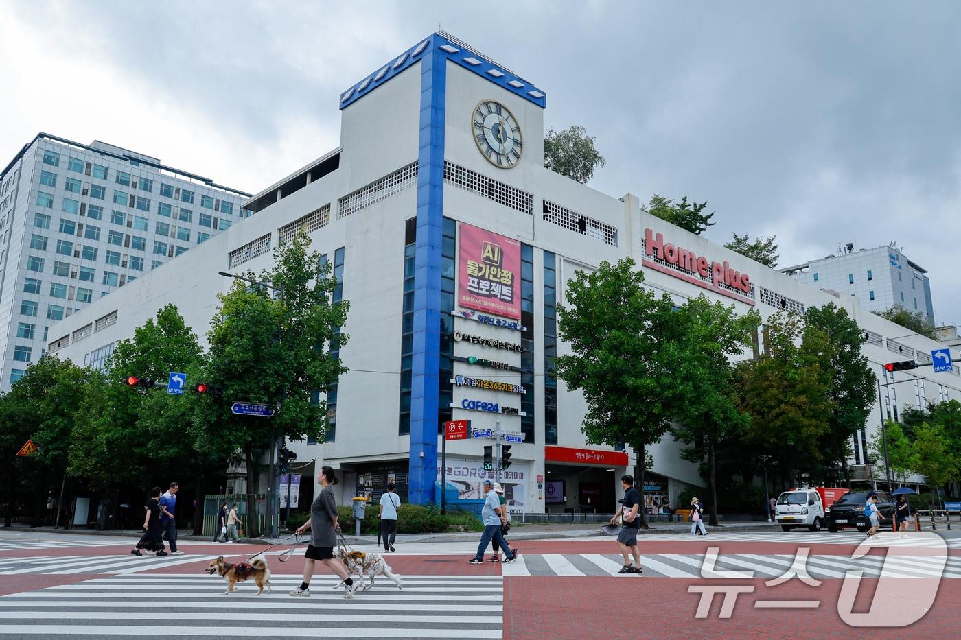 기업회생 절차를 밟고 있는 홈플러스가 수원 원천·대구 동촌·부산 장림·울산 북구·인천 계산점 등 5곳을 시작으로 오는 11월부터 내년 5월까지 15개 점포를 순차적으로 폐점할 예정이다. 사진은 1일 인천 계양구 홈플러스 계산점의 모습. 2025.9.1/뉴스1 ⓒ News1 안은나 기자