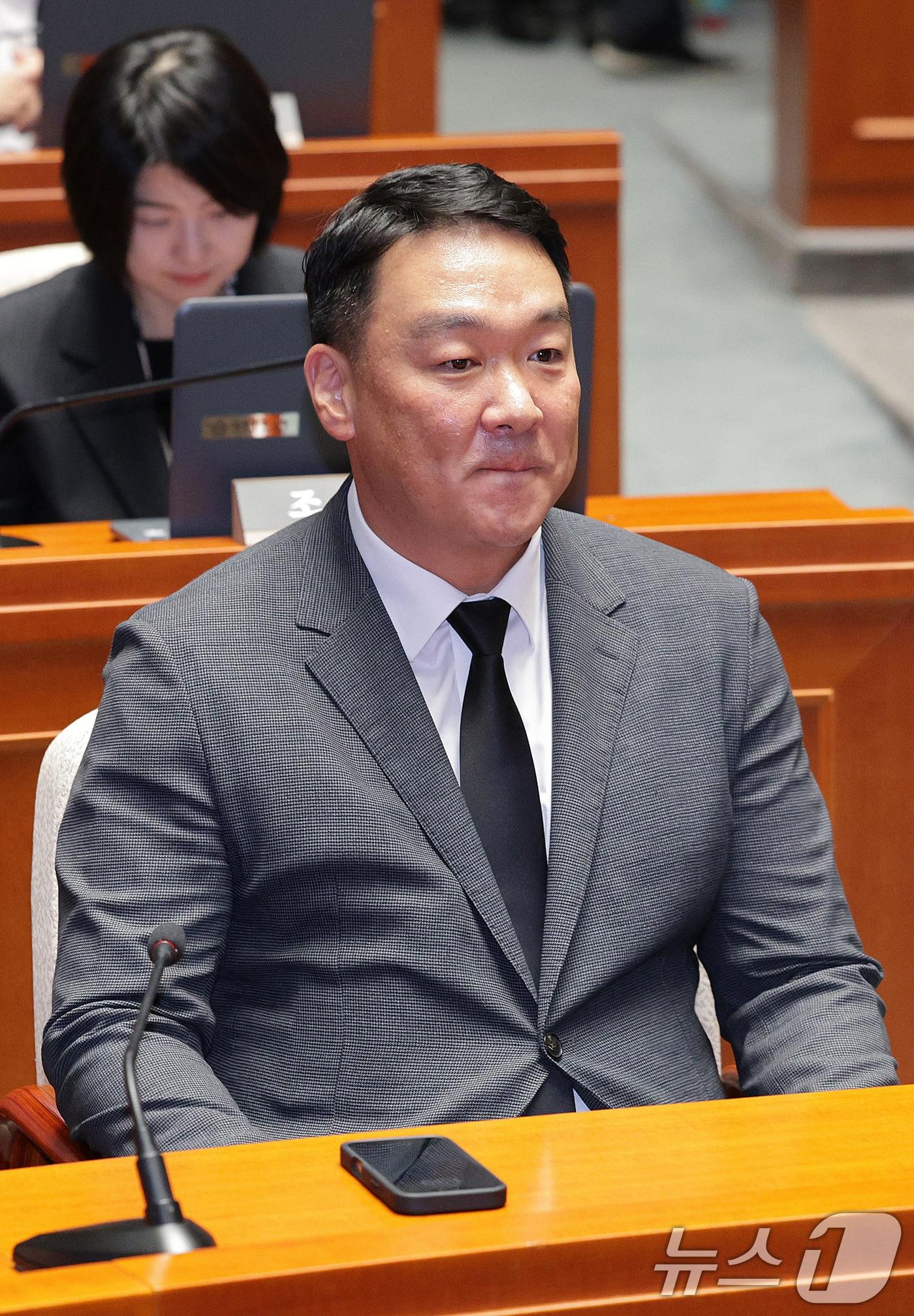 본문 이미지 - 정희용 국민의힘 사무총장이 지난 9월 1일 오후 서울 여의도 국회에서 열린 의원총회에 참석하고 있다. 2025.9.1/뉴스1 ⓒ News1 신웅수 기자