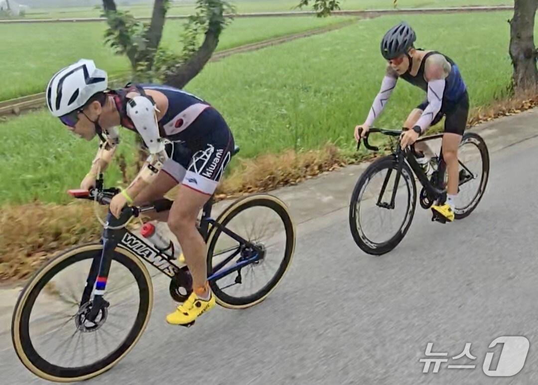 본문 이미지 - 전북 익산시에서 전국 장애인트라이애슬론 국가대표팀 소속 선수들이 훈련하고 있다.(익산시 제공. 재판매 및 DB금지)