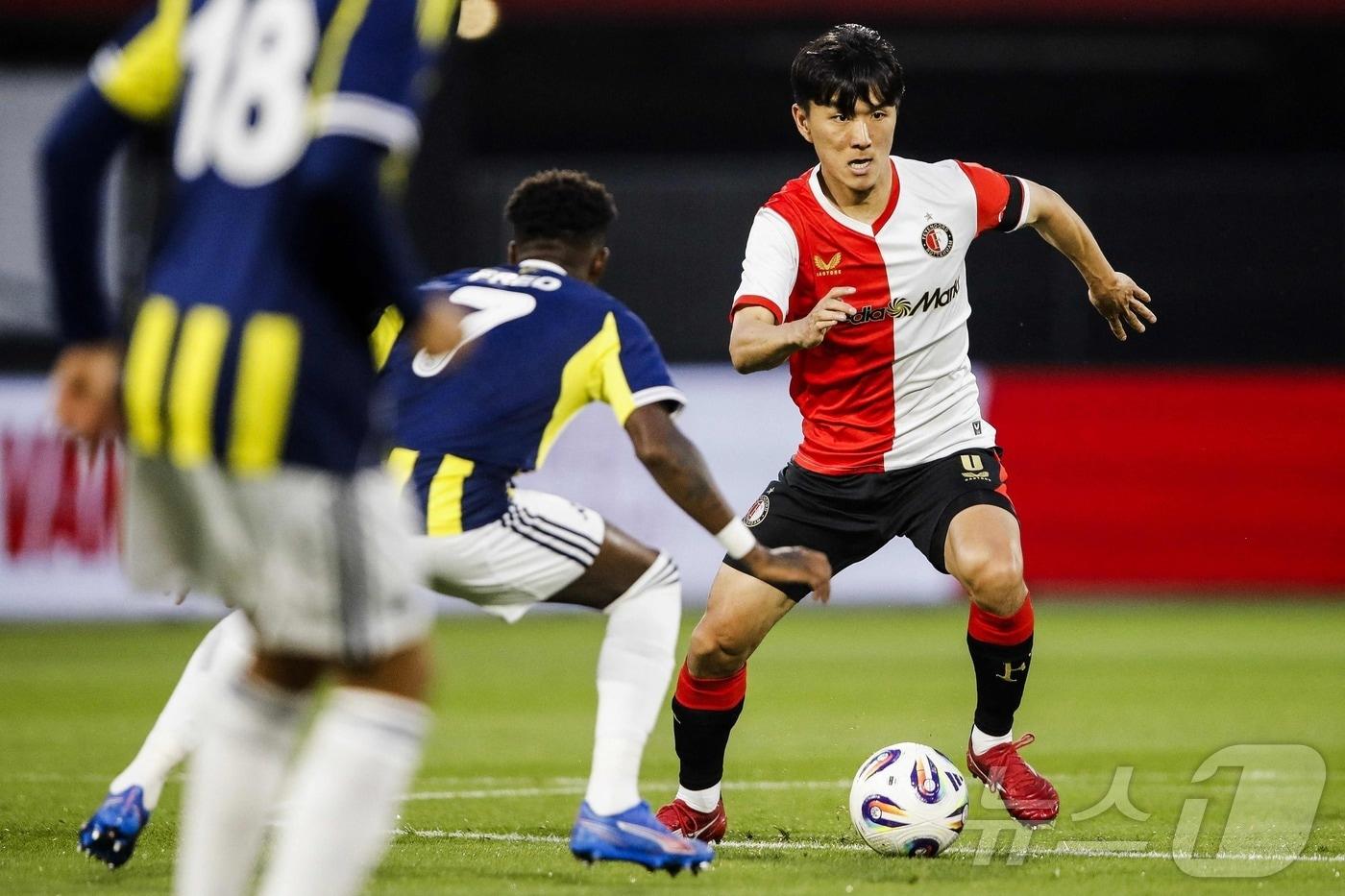 풀럼의 관심을 받은 황인범. ⓒ AFP=뉴스1