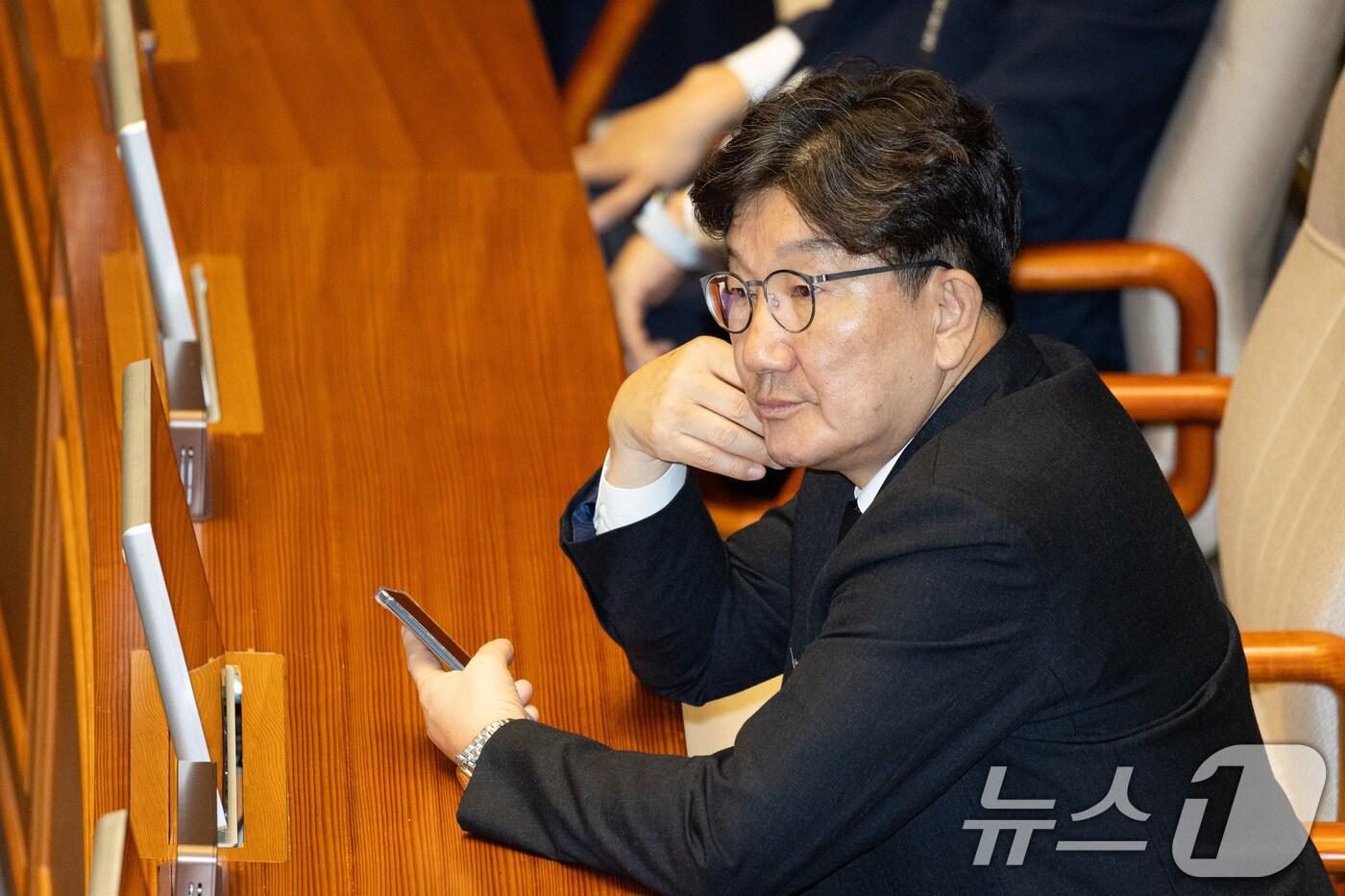 권성동 국민의힘 의원이 1일 서울 여의도 국회에서 열린 제429회 국회&#40;정기회&#41; 개회식을 지켜보고 있다. 2025.9.1/뉴스1 ⓒ News1 유승관 기자