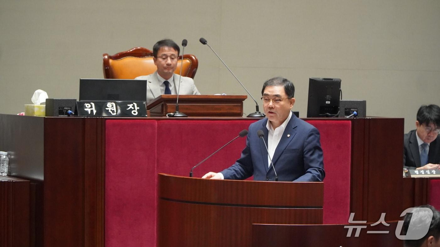 1일 국회 예산결산특별위원회 전체회의에서 질의를 이어간 허성무 더불어민주당 의원.&#40;허성무 더불어민주당 의원실 제공&#41;
